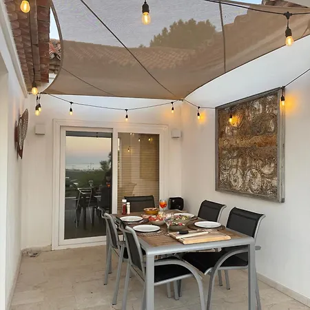 Boho-style In A Quiet Cul-de-sac