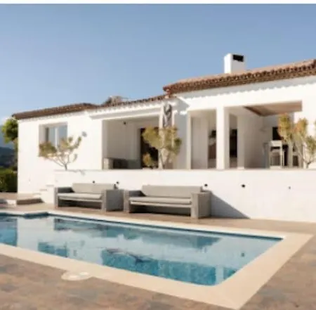 Villa Boho-style In A Quiet Cul-de-sac *